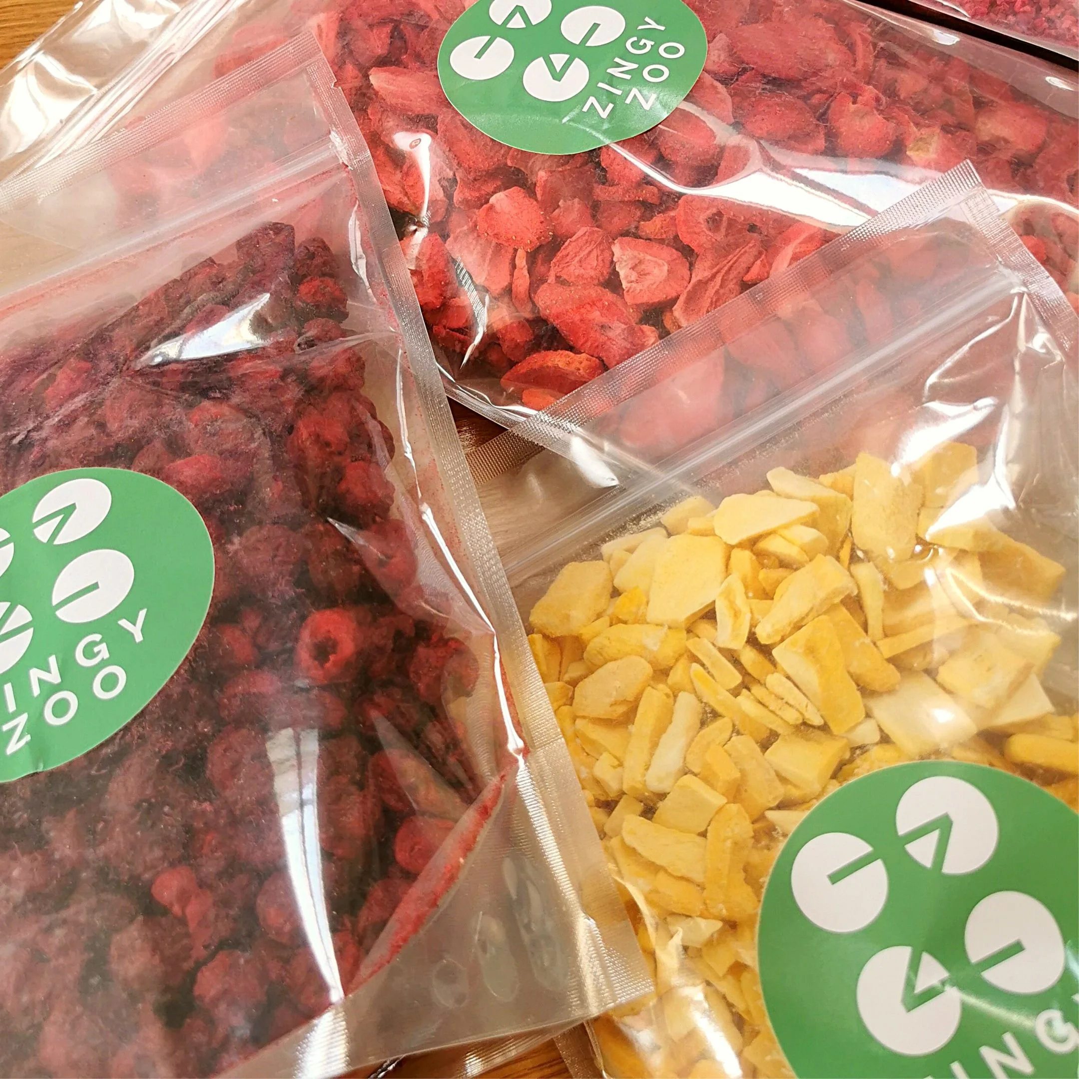 Crunchy freeze-dried fig slices, no added sugar — ZingyZoo